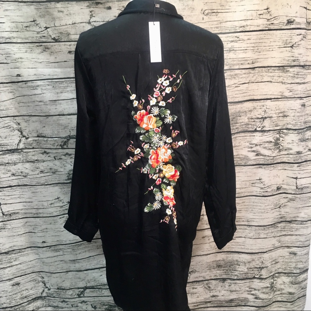 RD & Koko Floral Embroidered Black Tunic Sz M